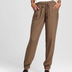 Knox Rose green joggers