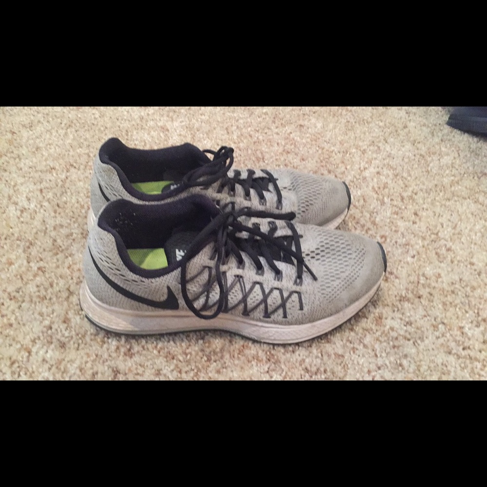 Nike Tennis Shoes