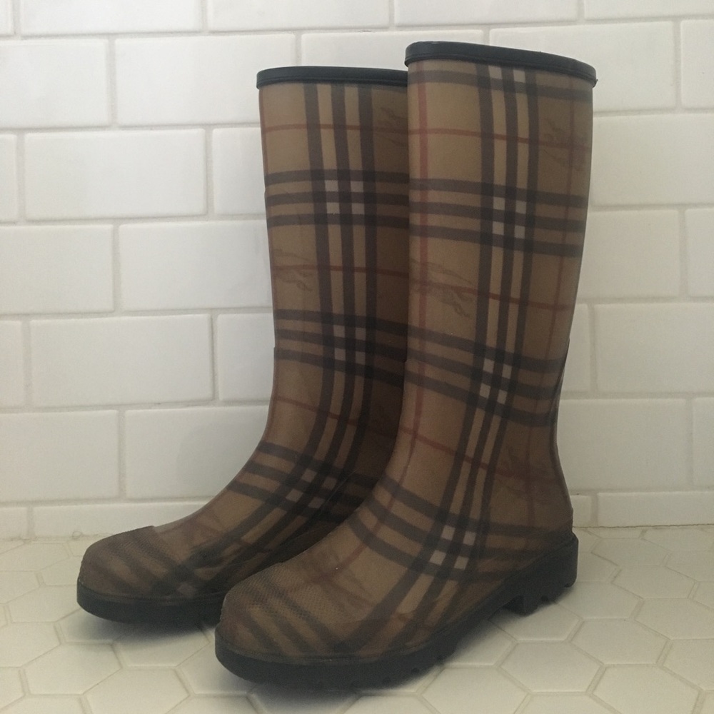 Great condition Burberry rainboots