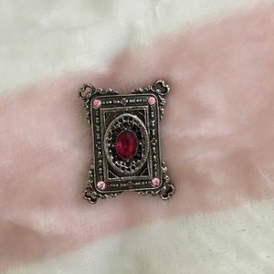Vintage Pink Stone Jacket Pin🎀💖