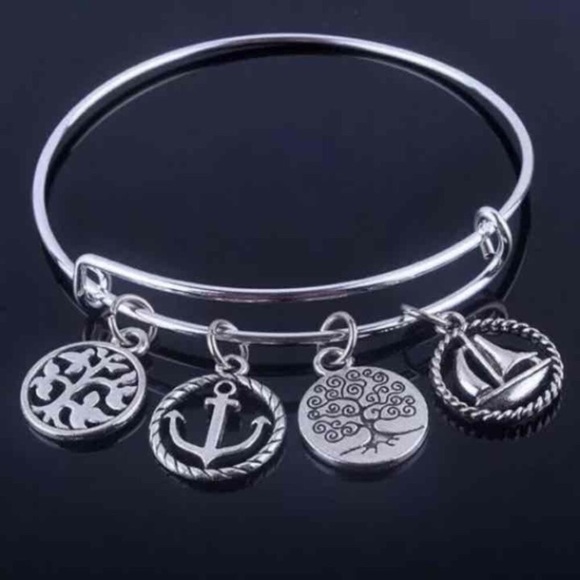 WIRE BANGLE CHARM BRACELET - Picture 1 of 3