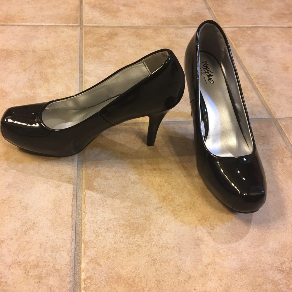 Re-poshing brand new black patent Merona pumps