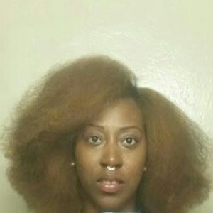 Meet your Posher, Aisha