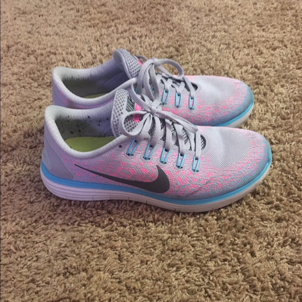 Running shoes