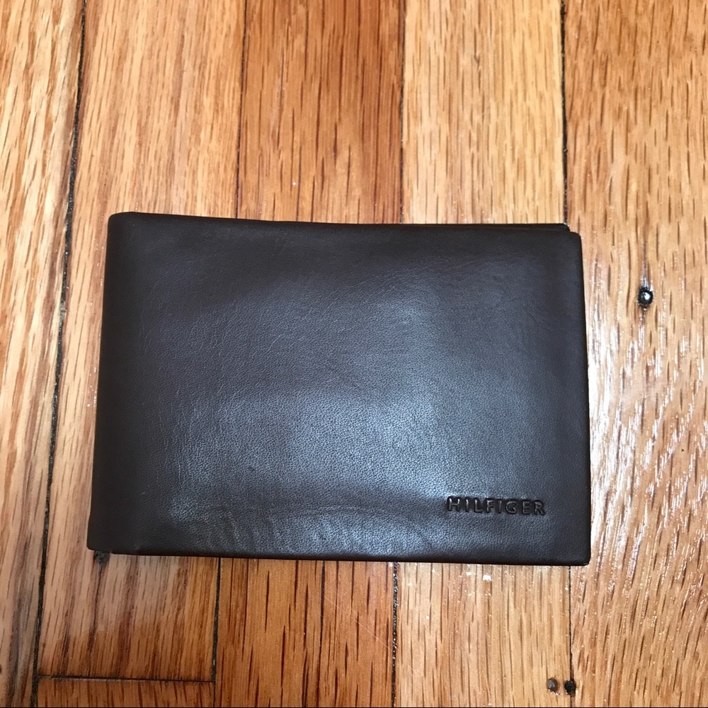 NWOT TOMMY HILFIGER BROWN FOLDING CARD CASE WALLET