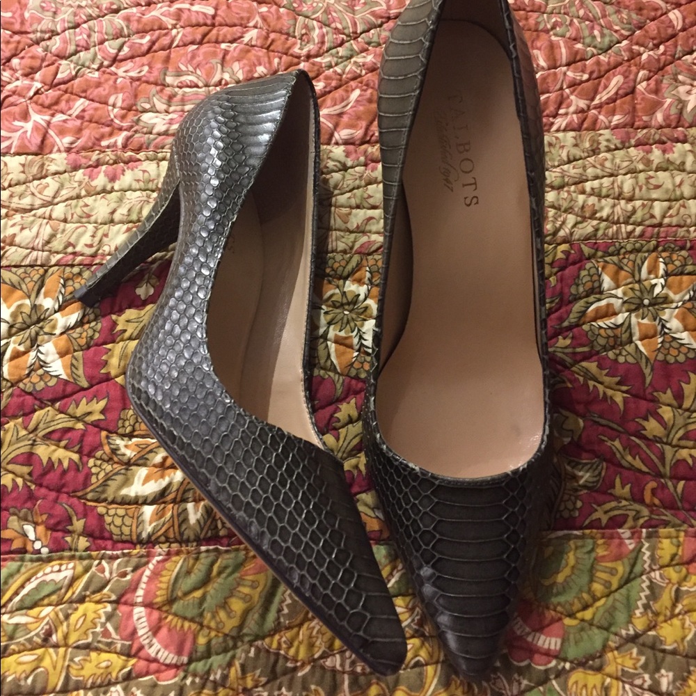 EUC Talbots "Dina" Lizard Embossed Pump