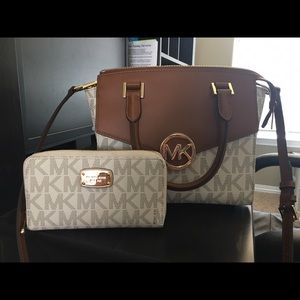 Authentic/new MK purse and wallet