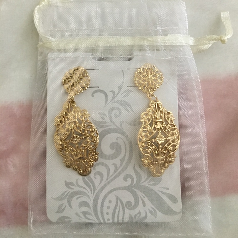 Gold Pierced Earings🎀⚜️