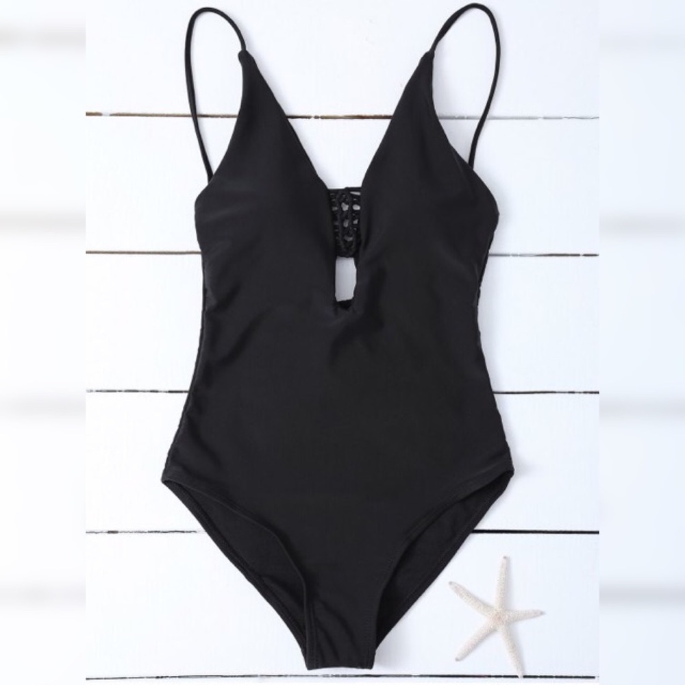 NWOT Zaful Macrame One Piece Swimsuit
