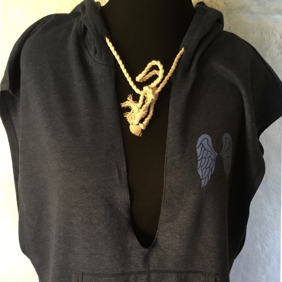 Victoria Secret Top - Picture 4 of 4