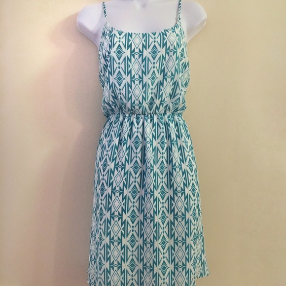 Everly Dresses & Skirts - Everly Geometric Aztec Print Keyhole Back Dress L