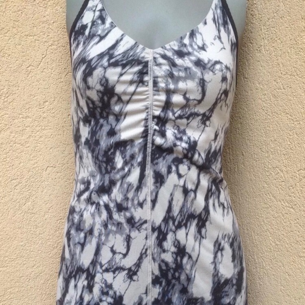 Lululemon racerback yoga tank tie dye size 8