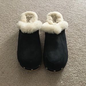 Ugg black clogs