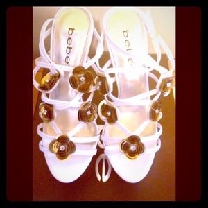 🛍HOST PICK🛍 Bebe Strappy Floral Heel Sandals-7.5