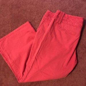 Bebe Coral Size 8 Capris