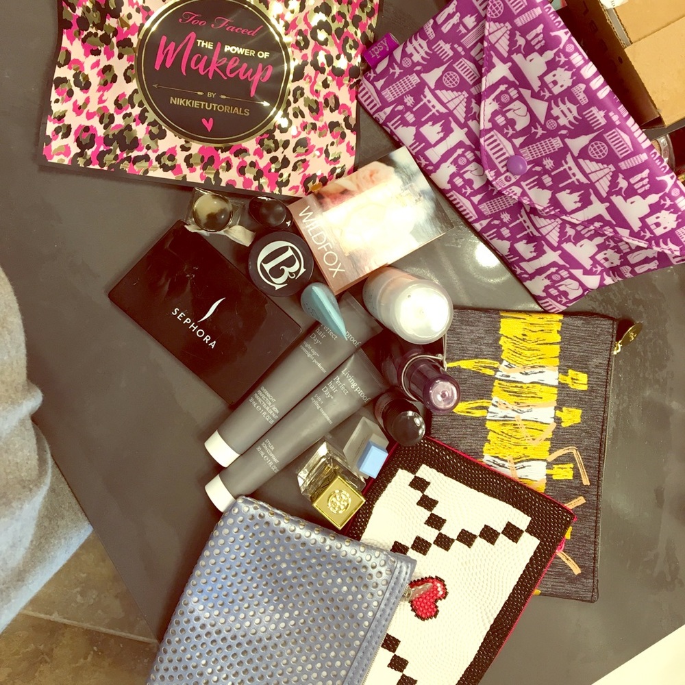 **HUGE BEAUTY BUNDLE**