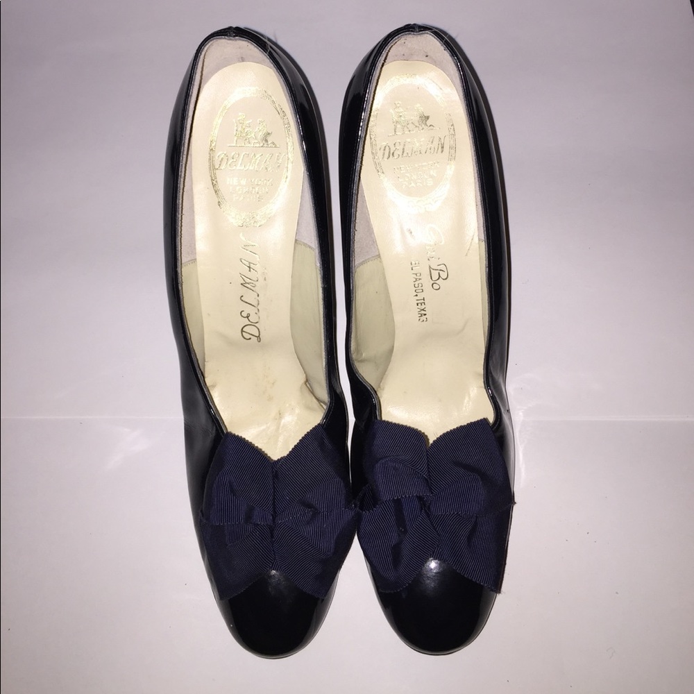 Delman Vintage Navy Blue Patent Leather Size 7