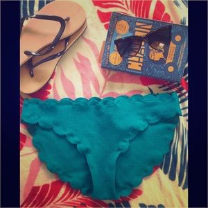 🍍SALE🍍NWT Old Navy scalloped bikini bottom