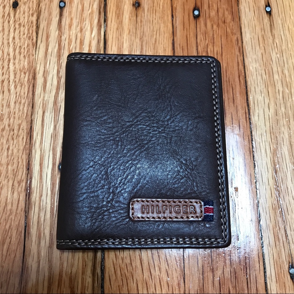 NWOT TOMMY HILFIGER BROWN FOLDING CARD CASE WALLET