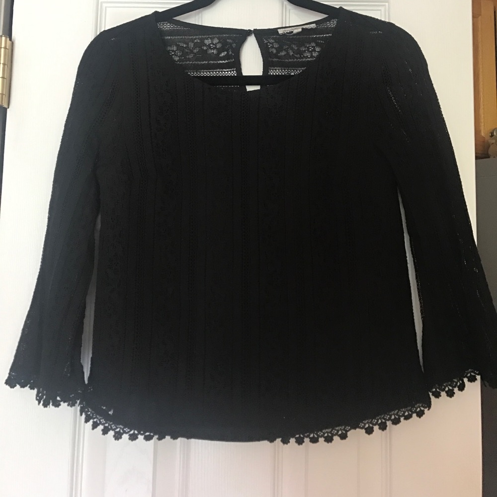 Three-quarter sleeve top