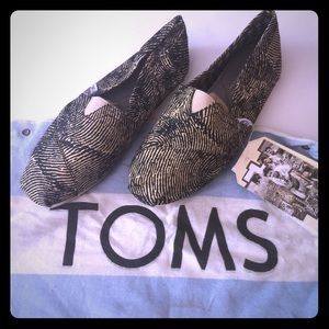 NWT TOMS Classic Fingerprint Shoes