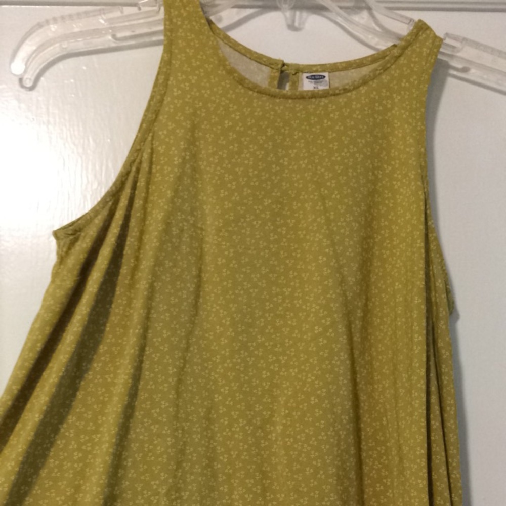 Old Navy green keyhole top