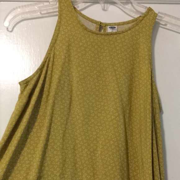 Old Navy green keyhole top - Picture 1 of 1
