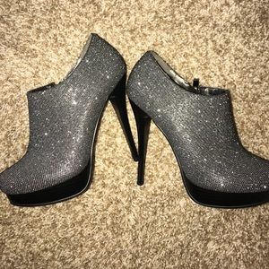 Italina Women's Kelli Silver Stiletto Bootie