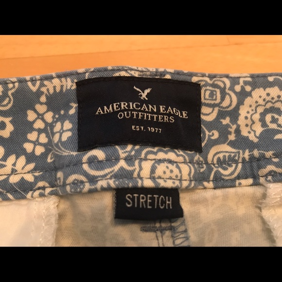 American Eagle Blue & White Pattern Stretch Shorts - Picture 3 of 5