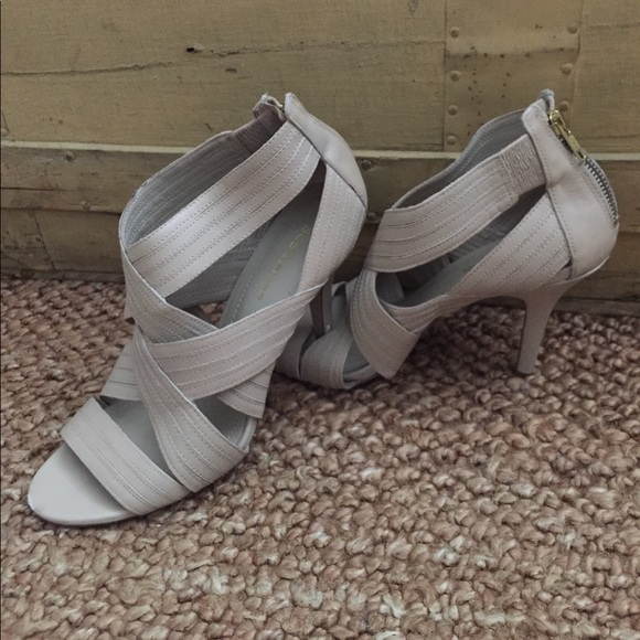 BCBG NUDE LEATHER GLADIATOR HIGH HEEL SANDAL 8.5 9 - Picture 3 of 10