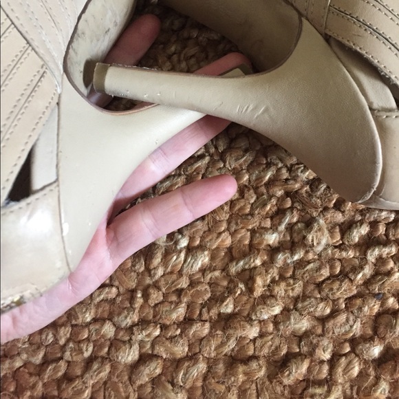 BCBG NUDE LEATHER GLADIATOR HIGH HEEL SANDAL 8.5 9 - Picture 7 of 10