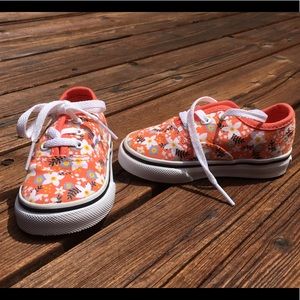 Floral, Lace up Vans.