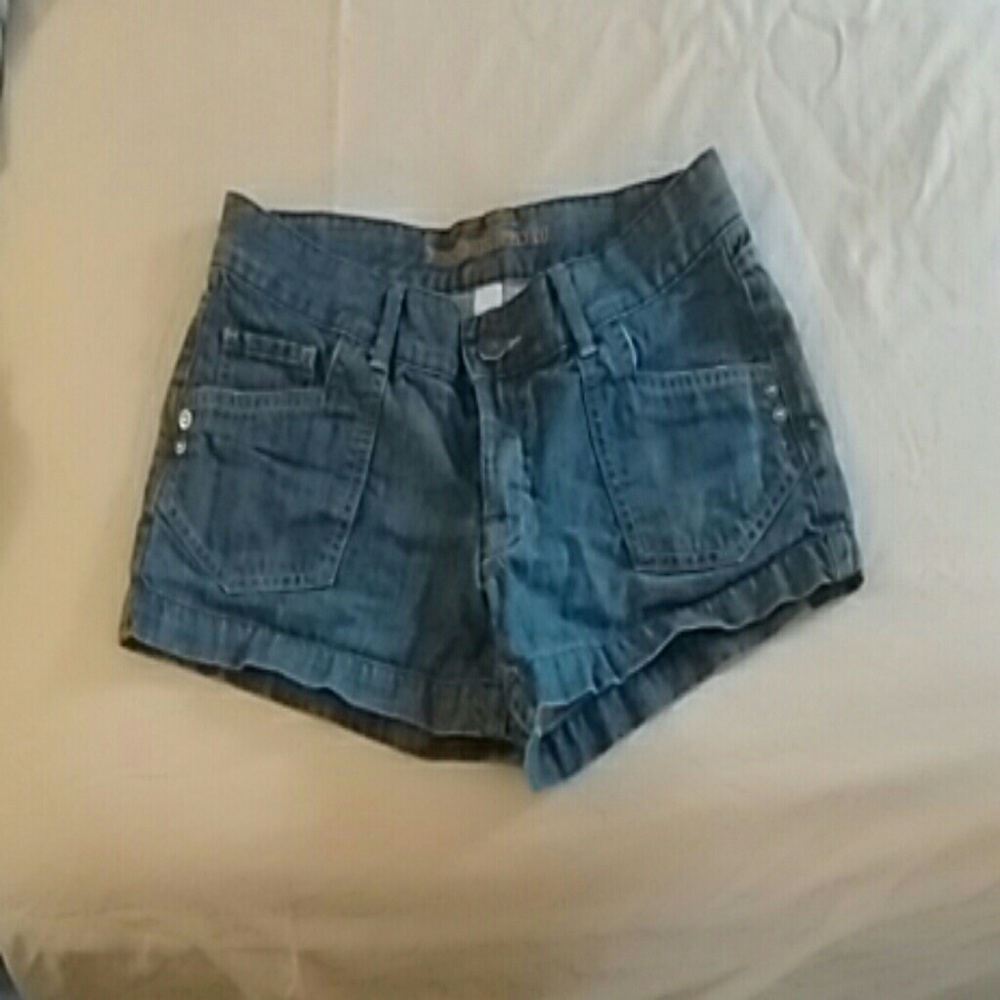 Short shorts
