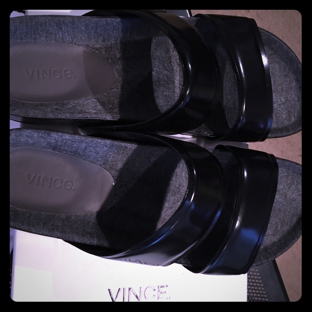 Authentic NIB Vince women's  Black Orion sandals.