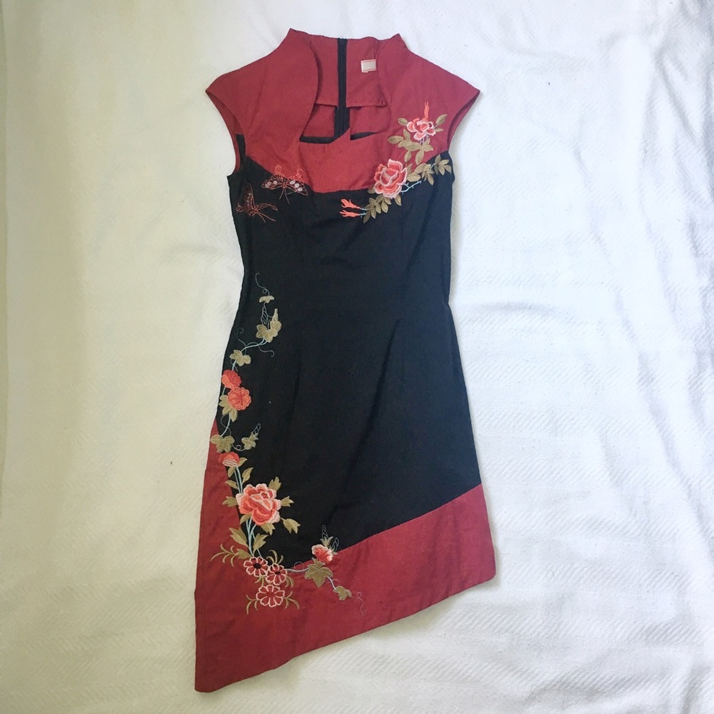 Unique vintage Asian style dress with embroidery - Picture 1 of 3
