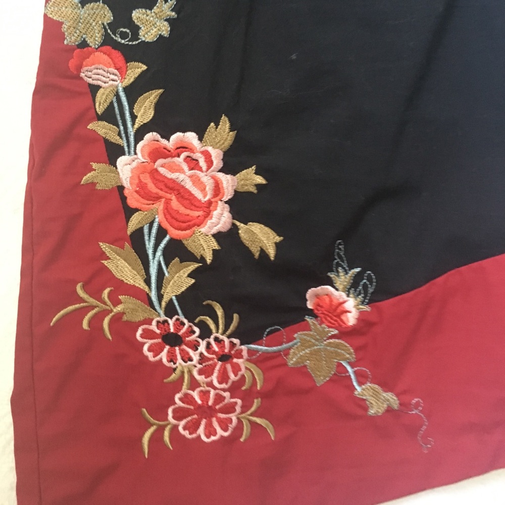 Unique vintage Asian style dress with embroidery - Picture 3 of 3