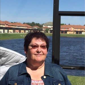 Meet your Posher, Julie