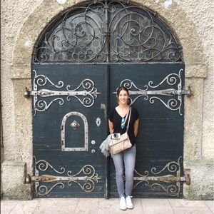 Meet your Posher, Maya kathryn