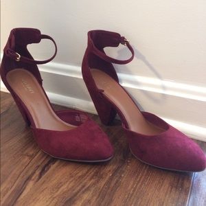 Old Navy faux suede heels