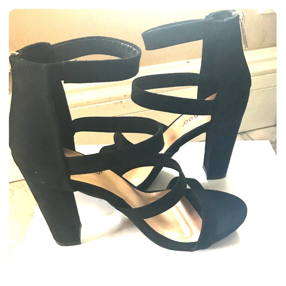 Black strap thick heels new