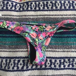 Vs itsy bikini bottom