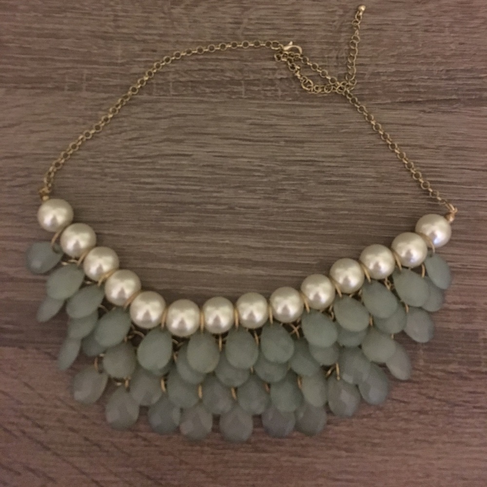 Faux pearl and mint bead necklace