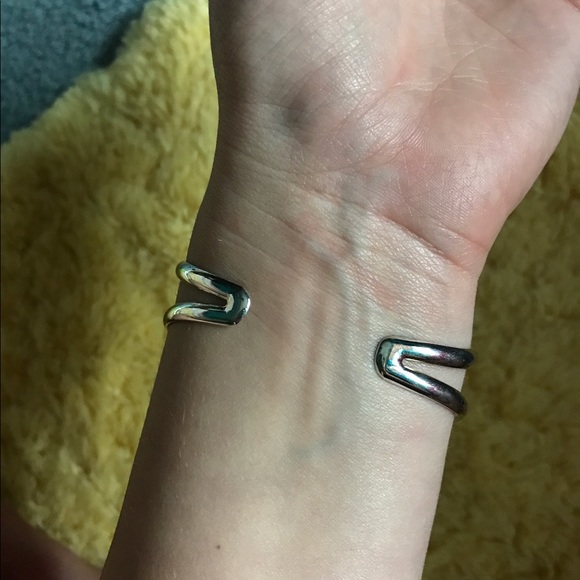 Sterling silver horsehead cuff bracelet worth $250 - Picture 2 of 6