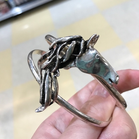 Sterling silver horsehead cuff bracelet worth $250 - Picture 6 of 6