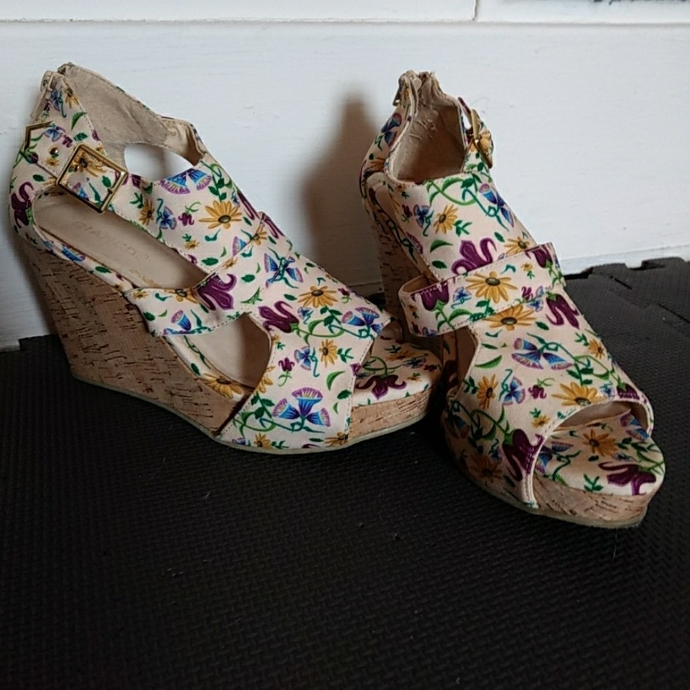 Bianco Wedge shoes