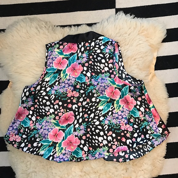 Private luxuries floral top - Picture 5 of 5