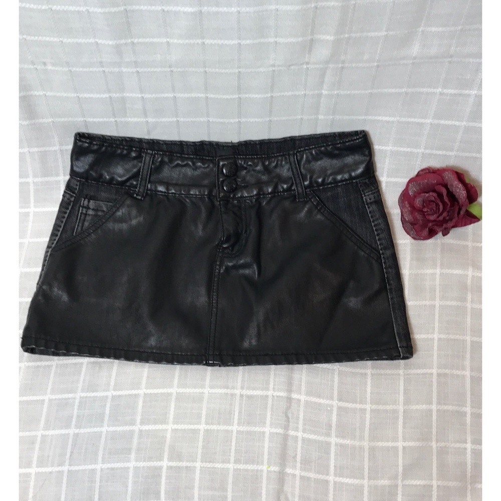 2b Bebe size S black skirt