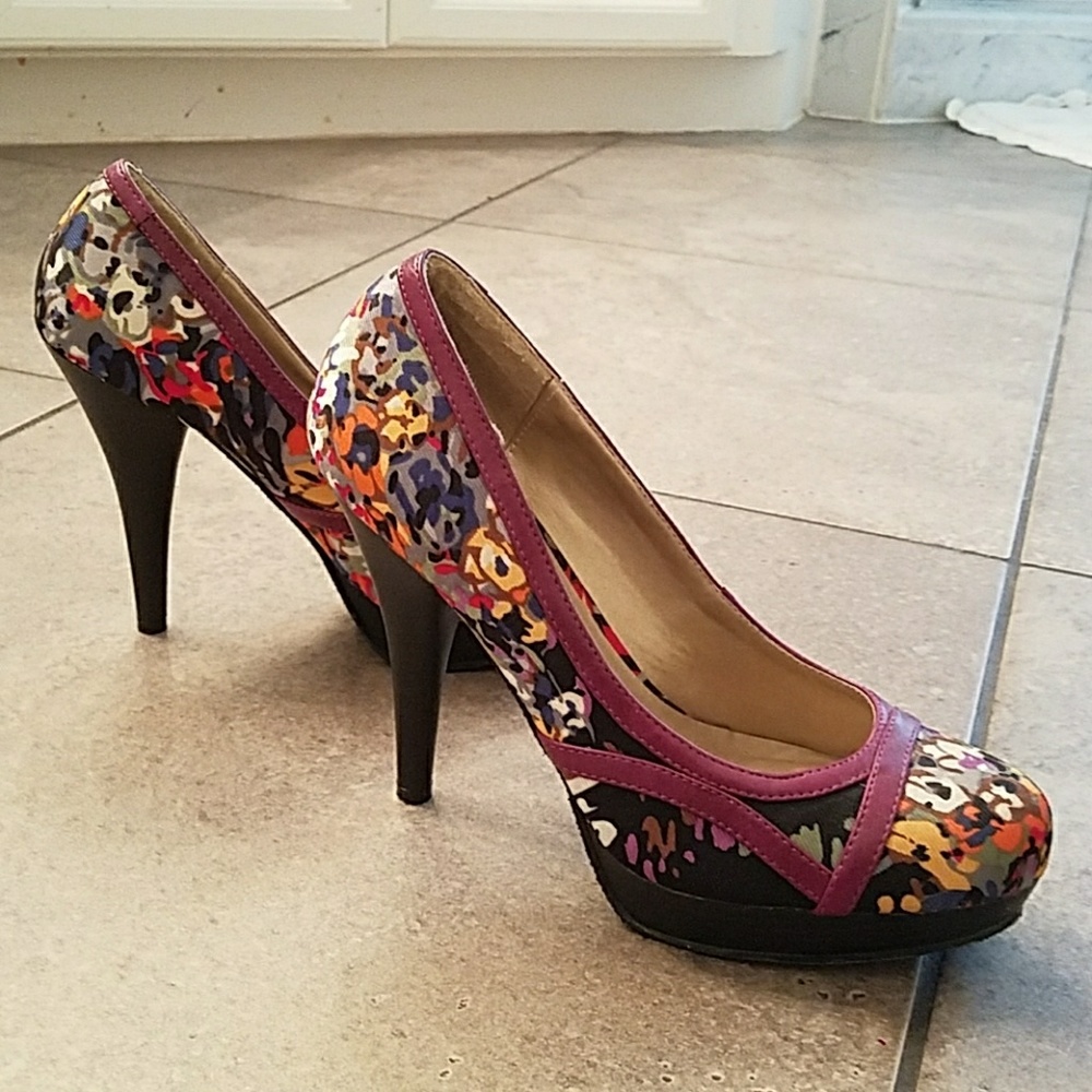 Madden girl pumps