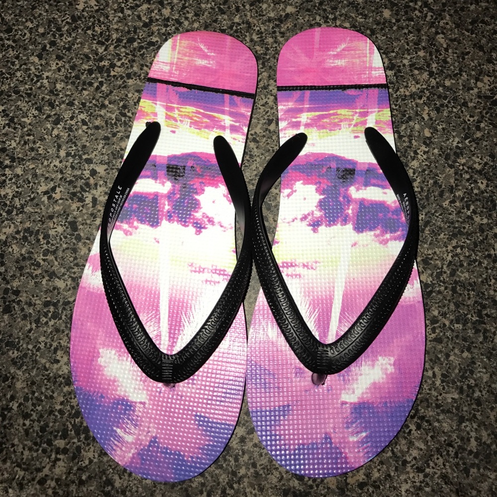 NWOT Aeropostale flip flops
