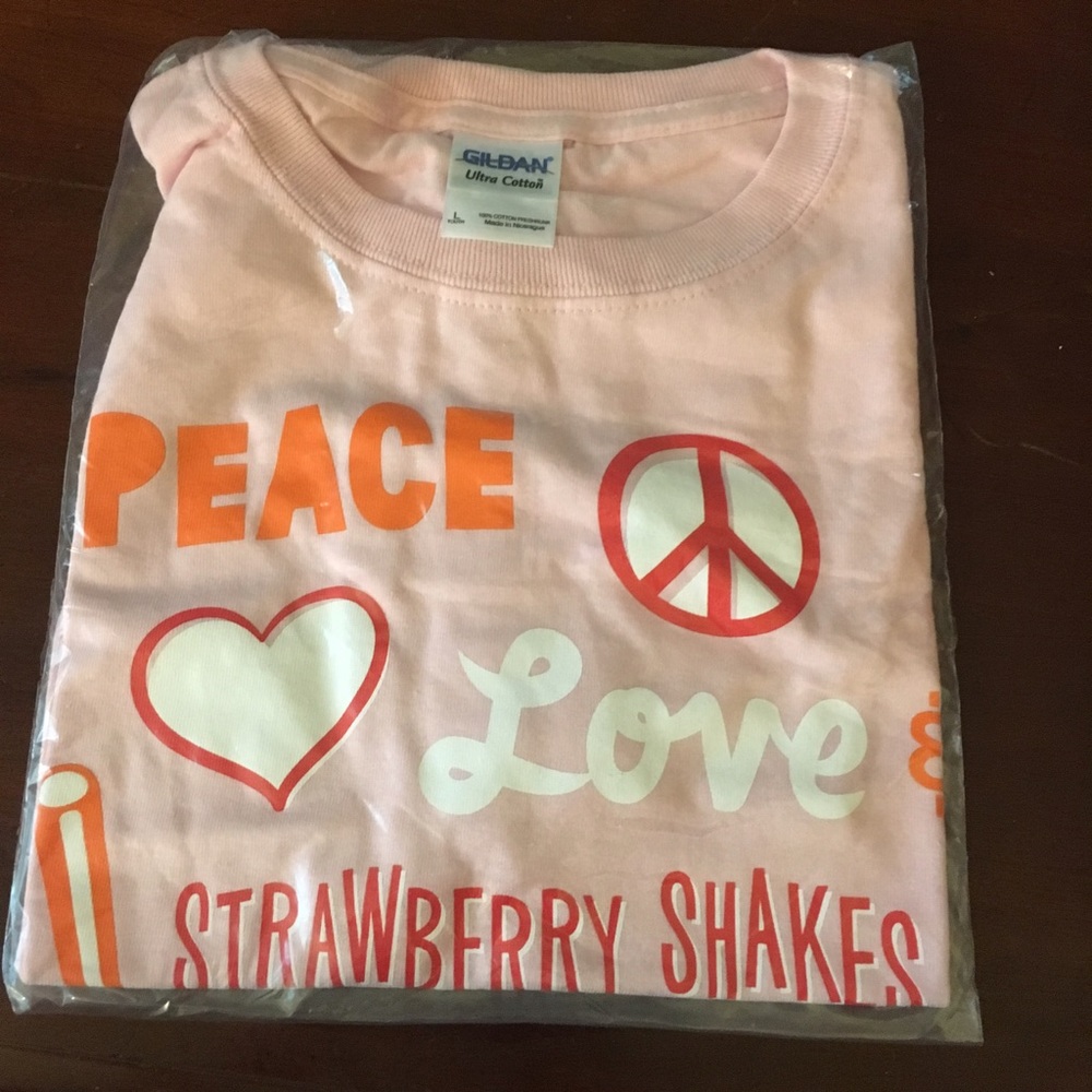 🍓🍔Whataburger Strawberry Shake T-Shirt
